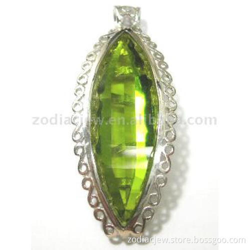925 sterling silver pendant with Peridot